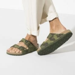 New 👍 Birkenstock Arizona Birko-Flor Desert Soil Camo Green Desert Soil Camo Green 🔔 14 New 👍 Birkenstock Arizona Birko-Flor Desert Soil Camo Green Desert Soil Camo Green 🔔 -men-sandals Shop 1019597 f closeup m
