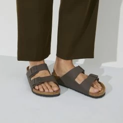Wholesale 🔔 Birkenstock Arizona Birko-Flor Chocolate 👍 -men-sandals Shop 1023439 f closeup m